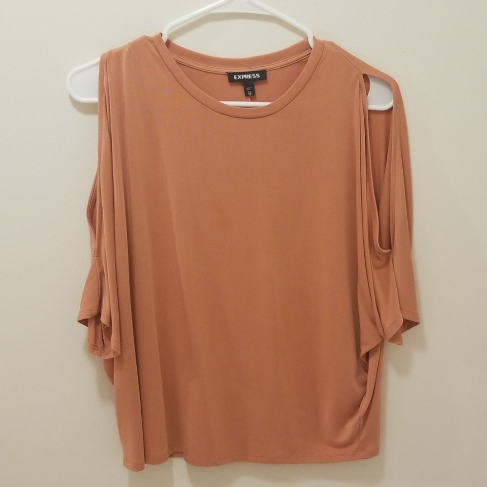 Express Cold Shoulder Wedge Top - Picture 3 of 6